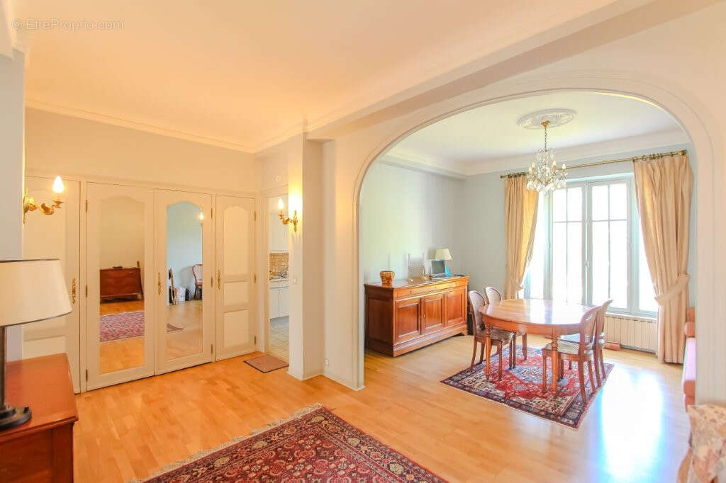Biarritz - proche du centre ville-  bel appartement t4 de style art deco avec garage et cave - photo 9