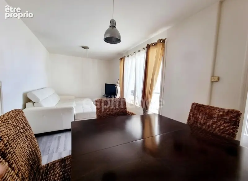*Sainte-Cecile*Plain-pied de 51 m² à 200 m de la place, terrasse de 40 m², sud-ouest, sans vis-à-vis - photo 9