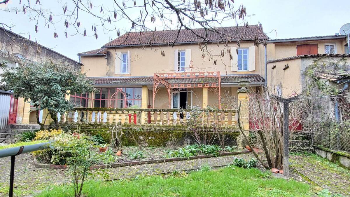 Maison à VILLEFRANCHE-DE-LONCHAT