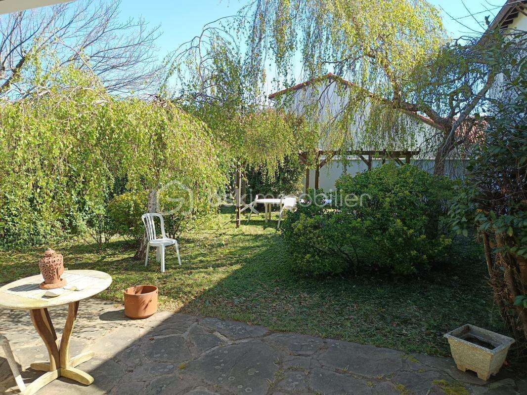Secteur El Hogar - Maison de 107 m² avec jardin et garage, 4 chambres et fort potentiel - photo 14