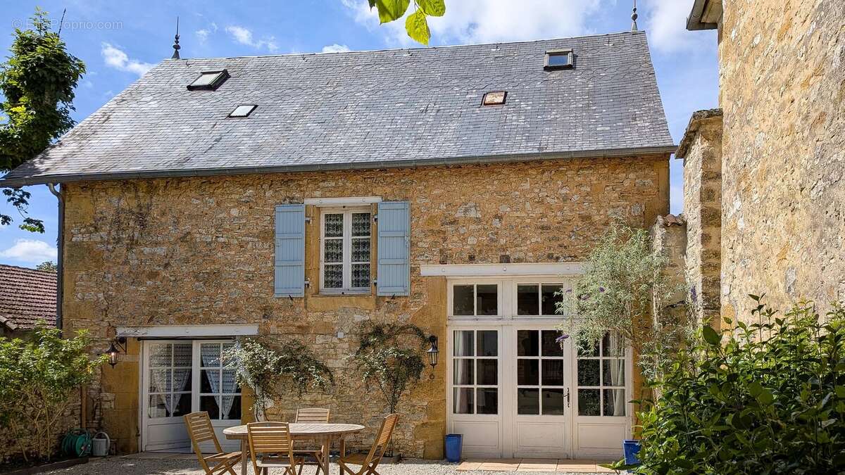 Maison à GOURDON