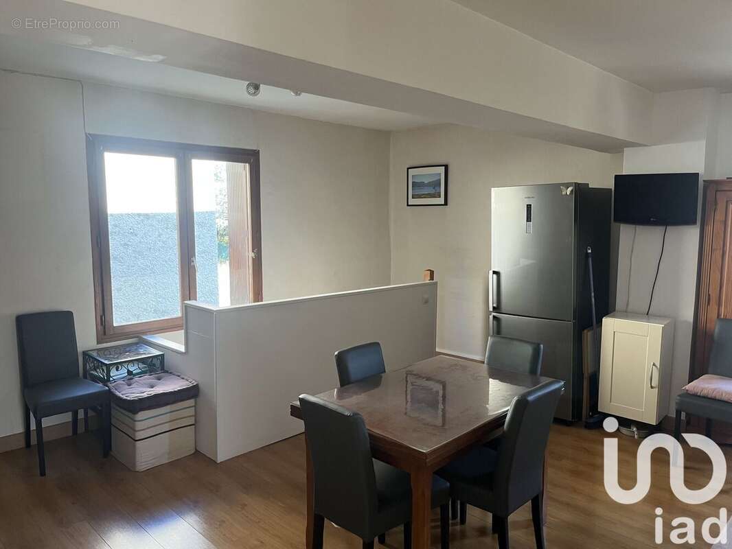 Photo 2 - Appartement à SAINT-GENIS-LES-OLLIERES