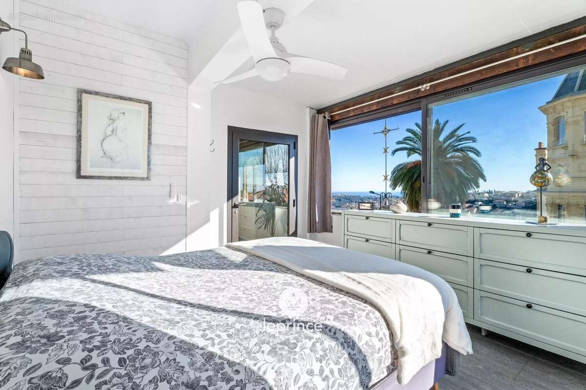 Appartement à VENCE