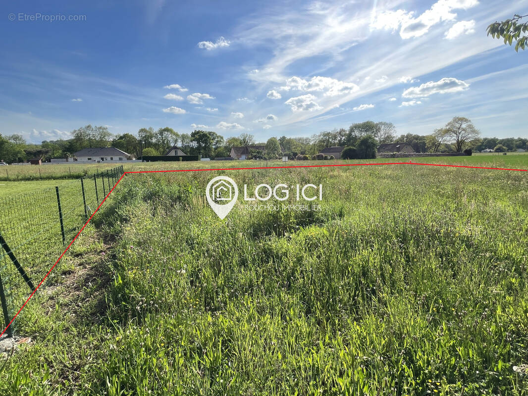 Terrain à ARTIGUELOUTAN