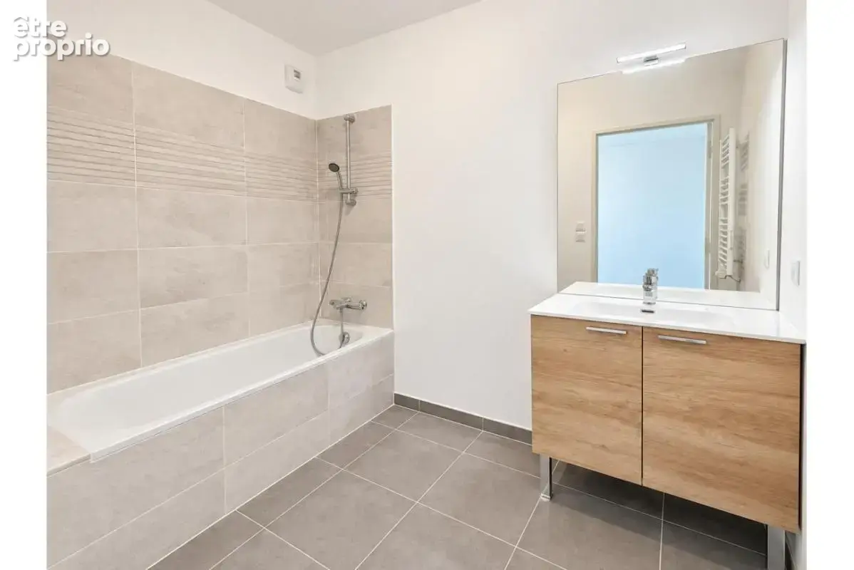 Appartement T4 de 83m² à Marseille 16 - photo 4