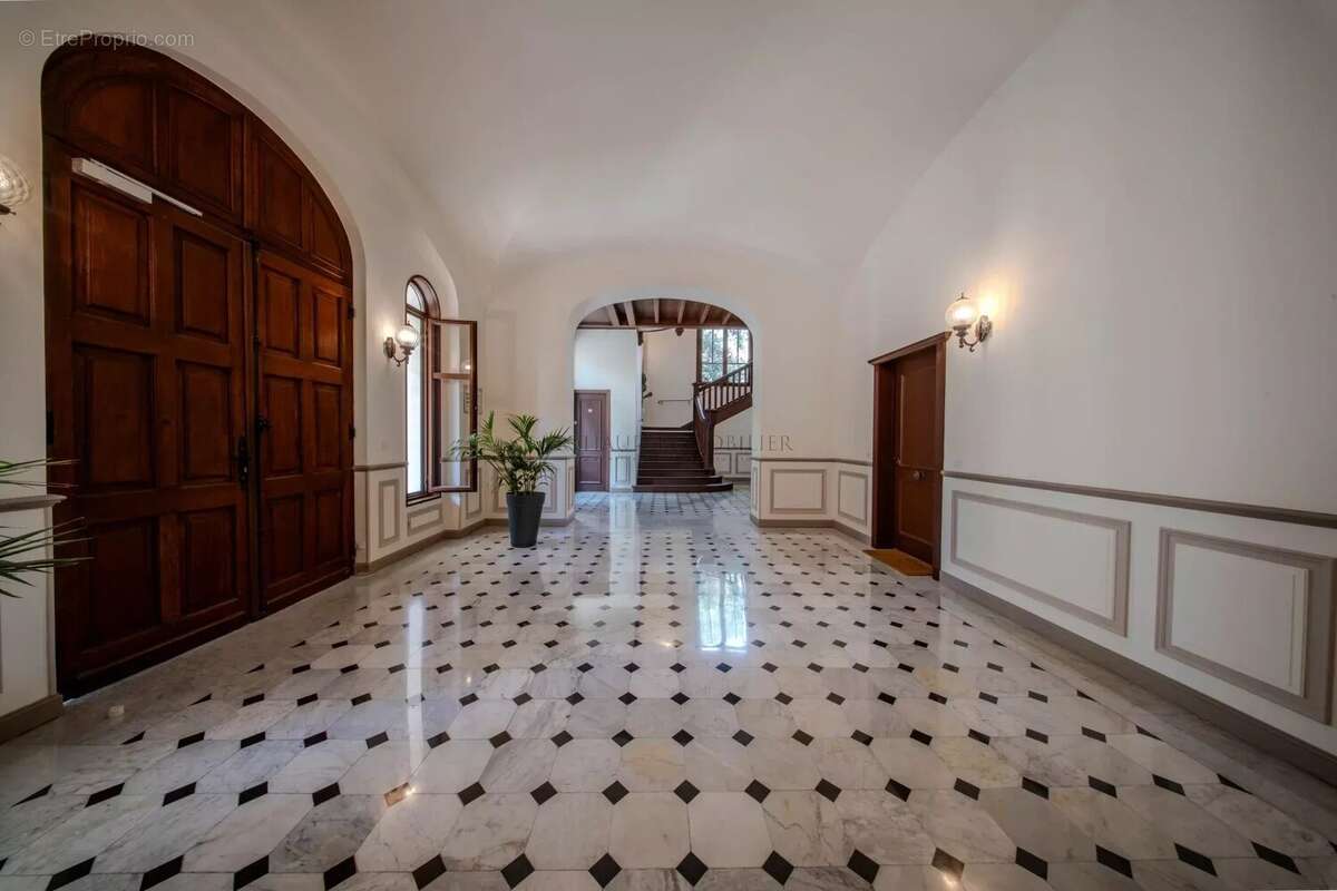 Appartement à ROQUEBRUNE-CAP-MARTIN