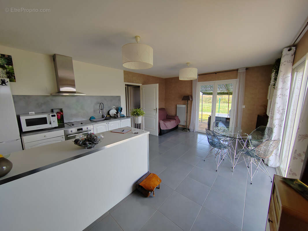 Maison à SAINT-CLAR-DE-RIVIERE