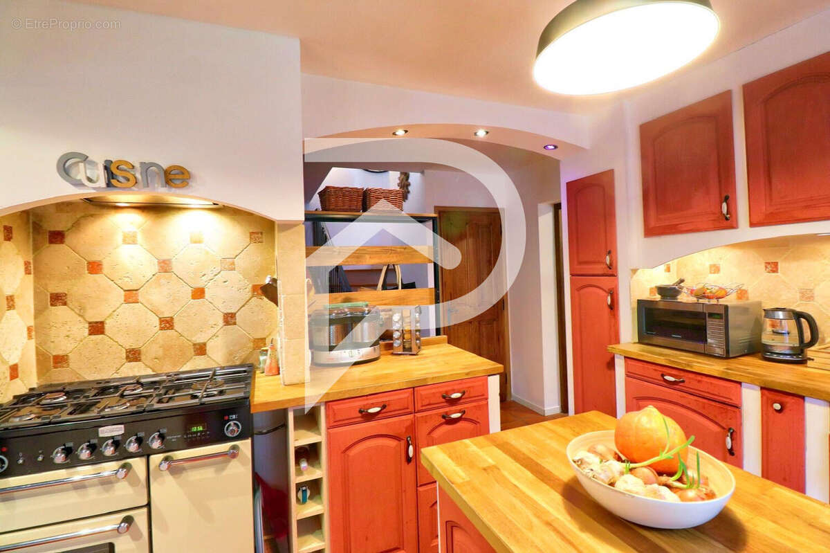 Maison à VINON-SUR-VERDON