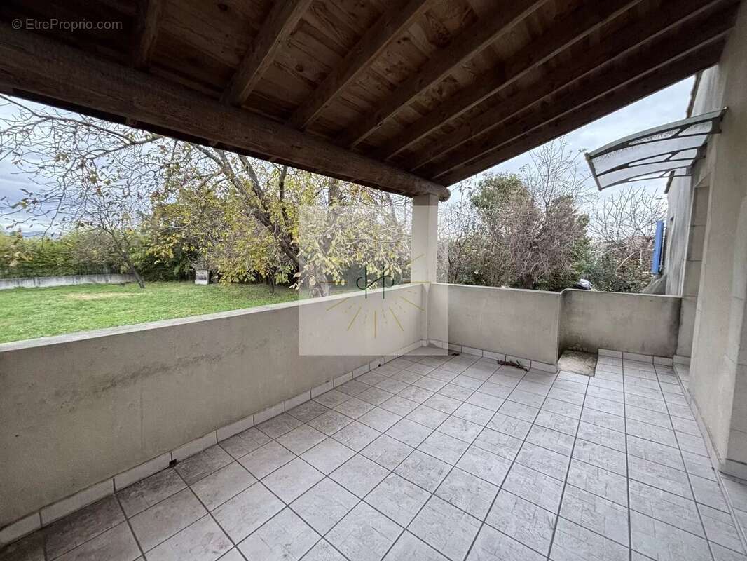 Maison à MONTELIMAR