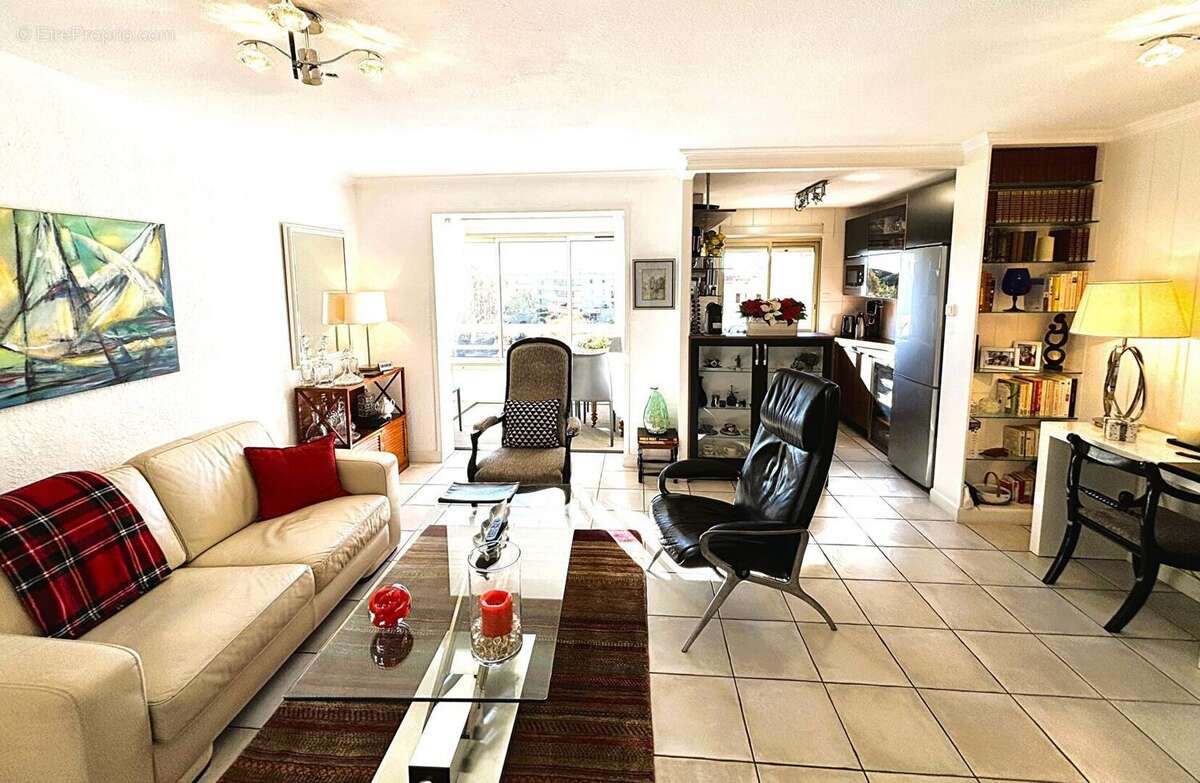 Appartement à LA LONDE-LES-MAURES