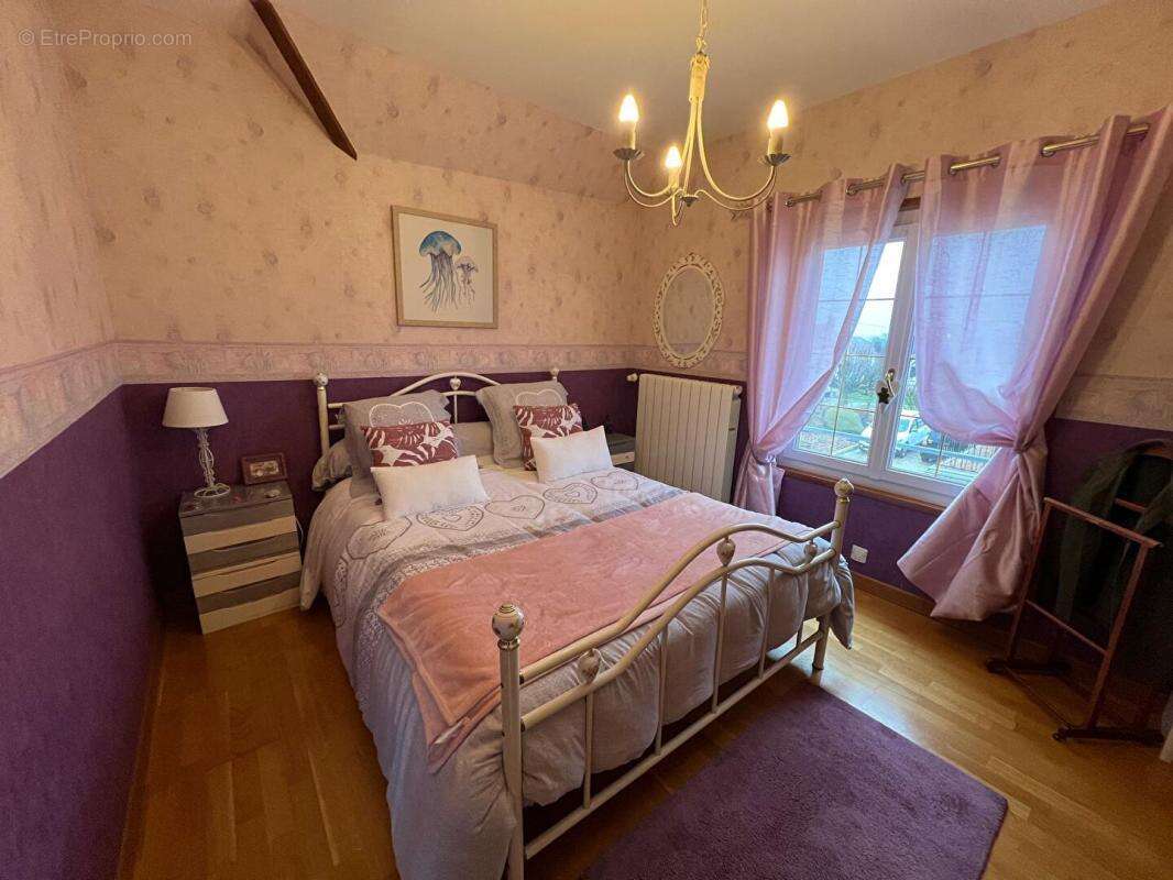 Maison à VARENNES-VAUZELLES