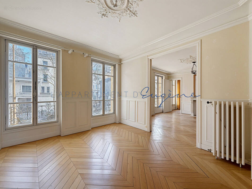 Appartement à PARIS-15E