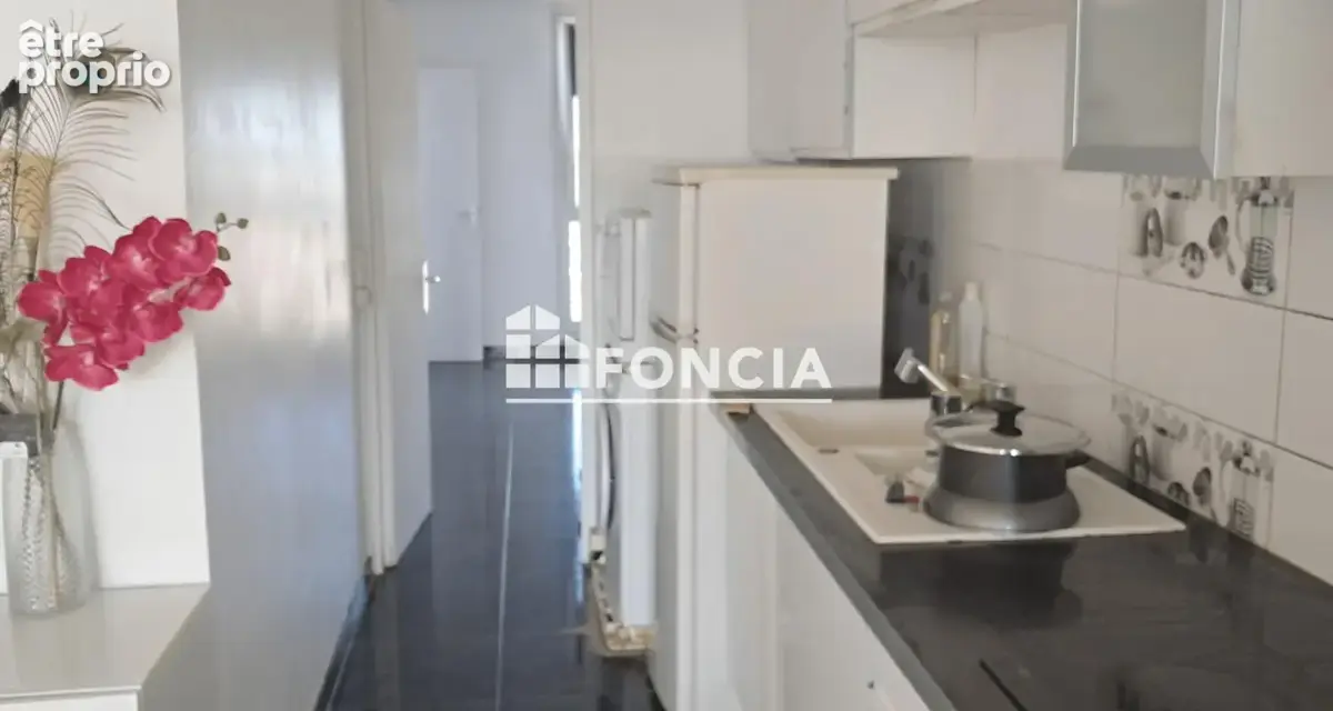LE MÉE-SUR-SEINE – Appartement lumineux de 66 m² avec balcon, ascenseur et cave - photo 4