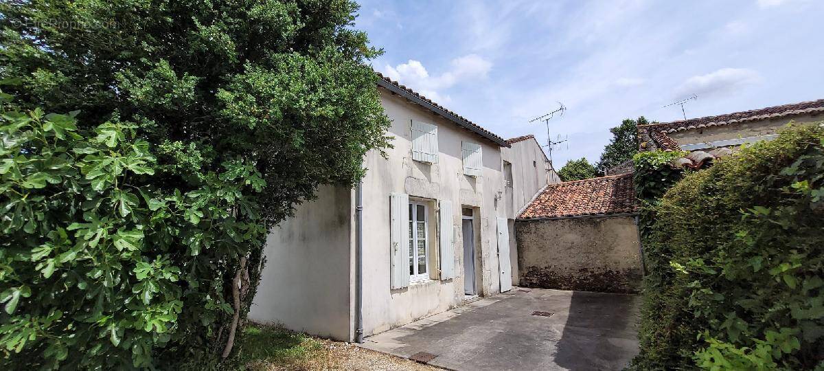Maison à SAINT-PARDOULT