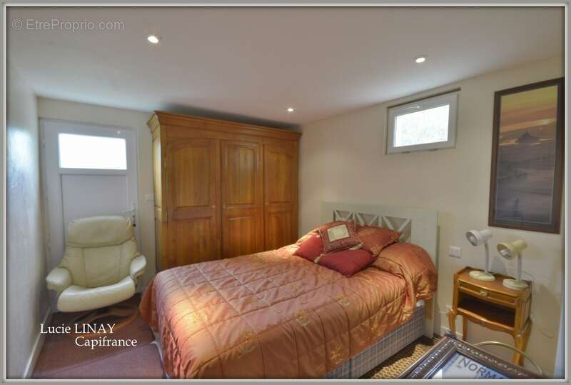 Maison en pierre sur plus de 1500m² de terrain - photo 5
