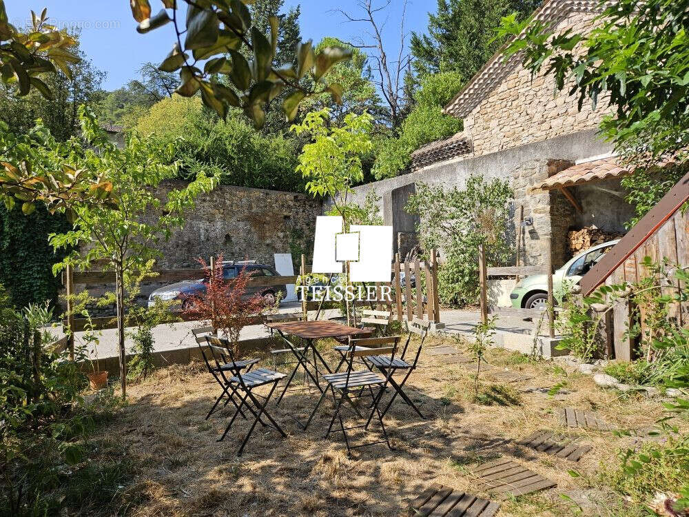 Exclusivité : Centre Les Vans loft avec jardinet - photo 17