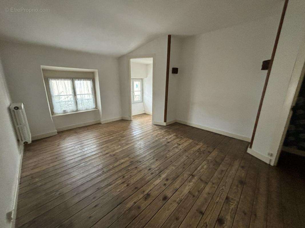 Appartement 407 m² à Bourg-En-Bresse  - photo 3