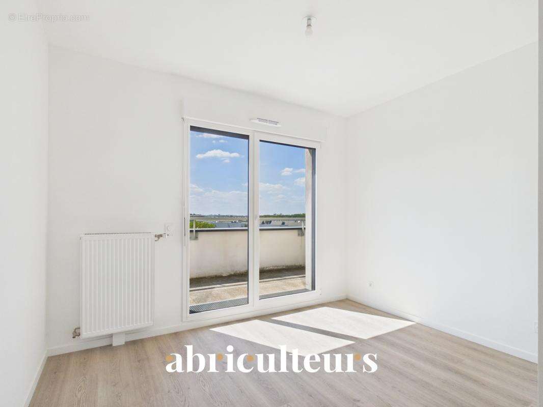 Appartement 5 pièces 91 m² – 4 chambres, 2 terrasses, 2 parkings – Colombes  - Allée Françoise Héritier - photo 12