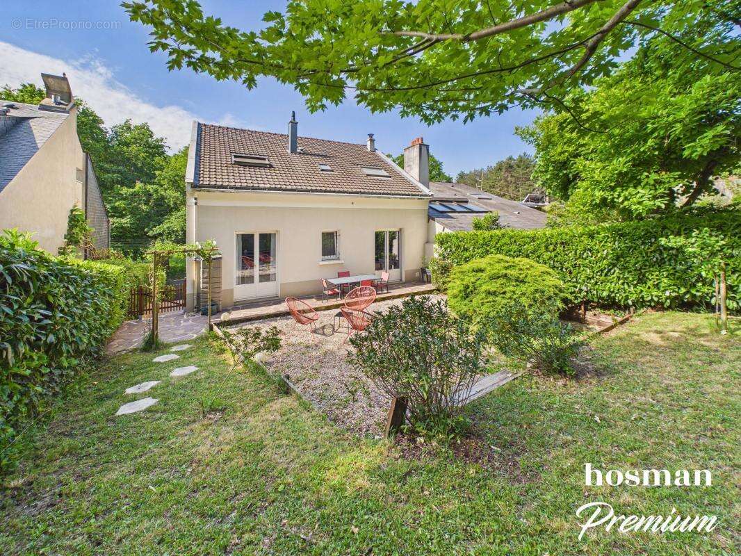 Coup de coeur ! Maison de 203.0 m2 avec vue sur la Chézine - 6 chambres avec jardin et garage - Quartier Chezine-Procé - photo 19
