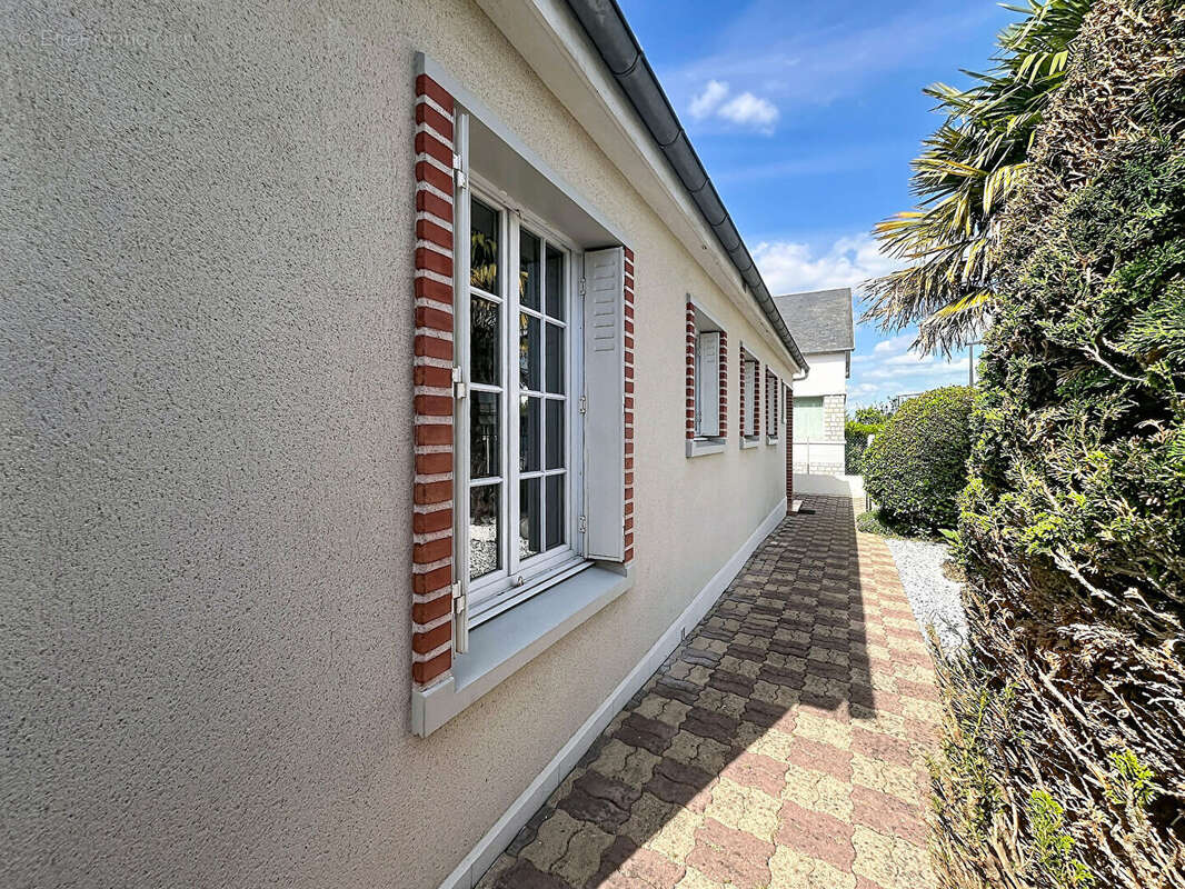 Charmante maison de plain pied Saint Jean De La Ruelle 4 pièces 91 m² - photo 4