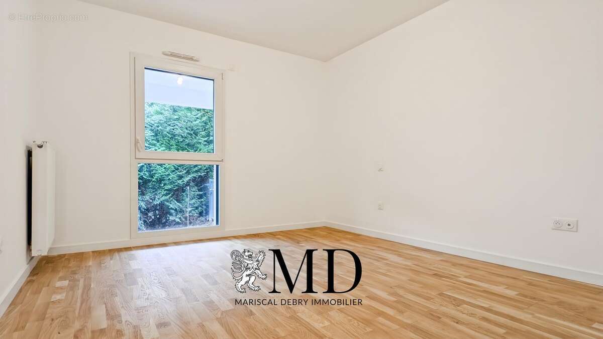 Appartement à MONT-SAINT-AIGNAN