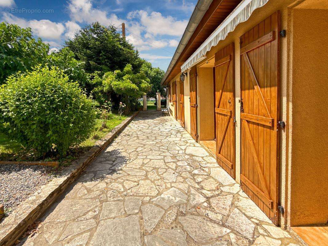 Maison à SEGOUFIELLE