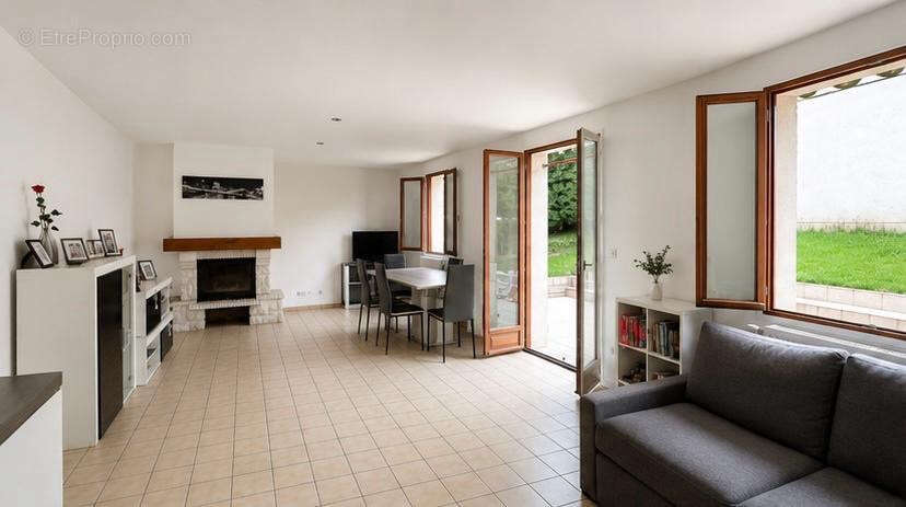 Maison à LEUVILLE-SUR-ORGE