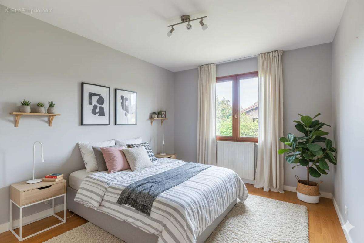 Maison à SAINT-BONNET-DE-MURE