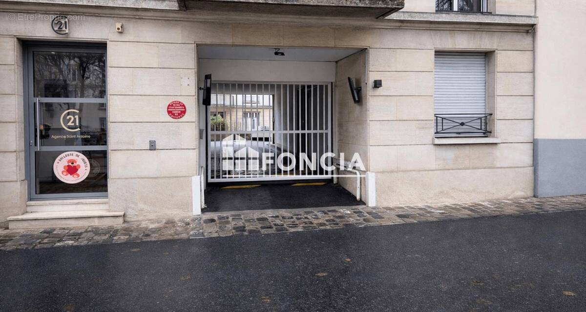 Parking à VERSAILLES