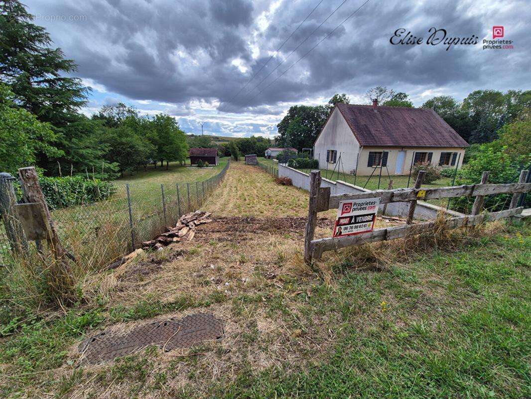 Terrain constructible - 10160 Rigny Le Ferron 531 m2 - photo 3