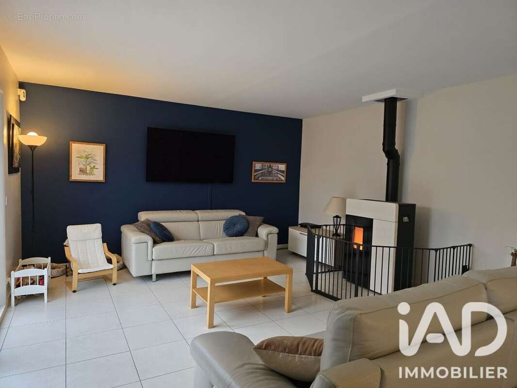 Maison 215 m² à Grisy-Suisnes  - photo 6