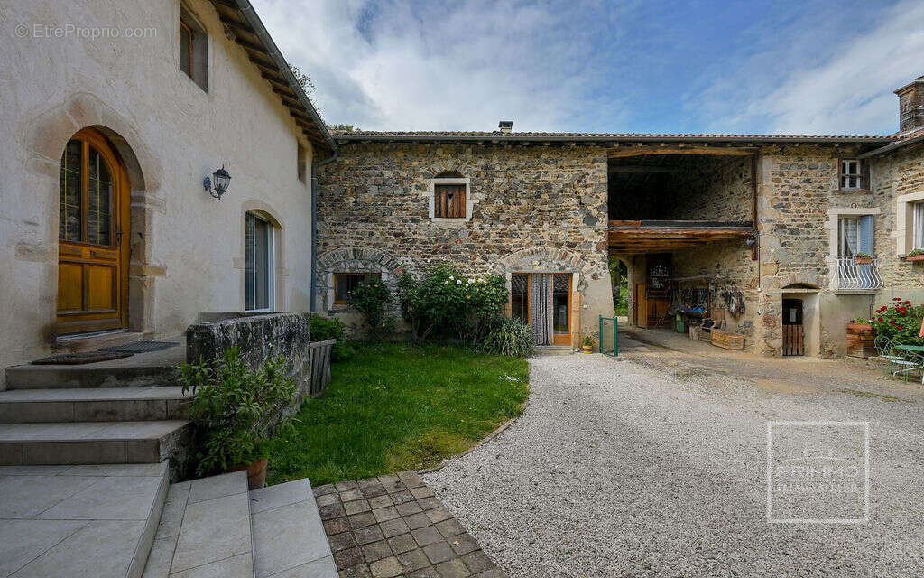 Maison à QUINCIE-EN-BEAUJOLAIS