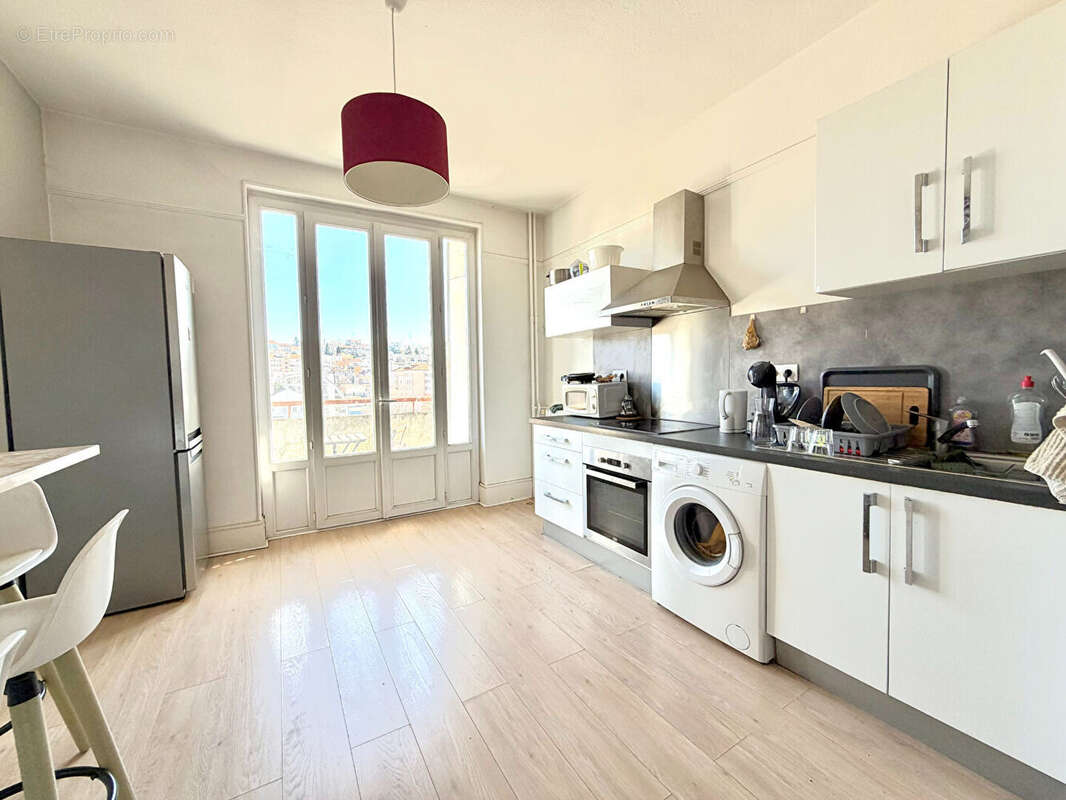 Appartement à SAINT-ETIENNE