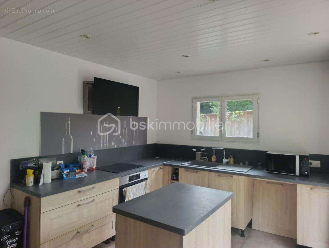 Maison sur plus de 28600 m2 de terrain - photo 2