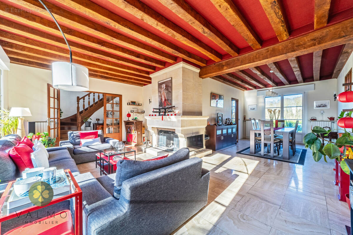 Maison à THOIRY