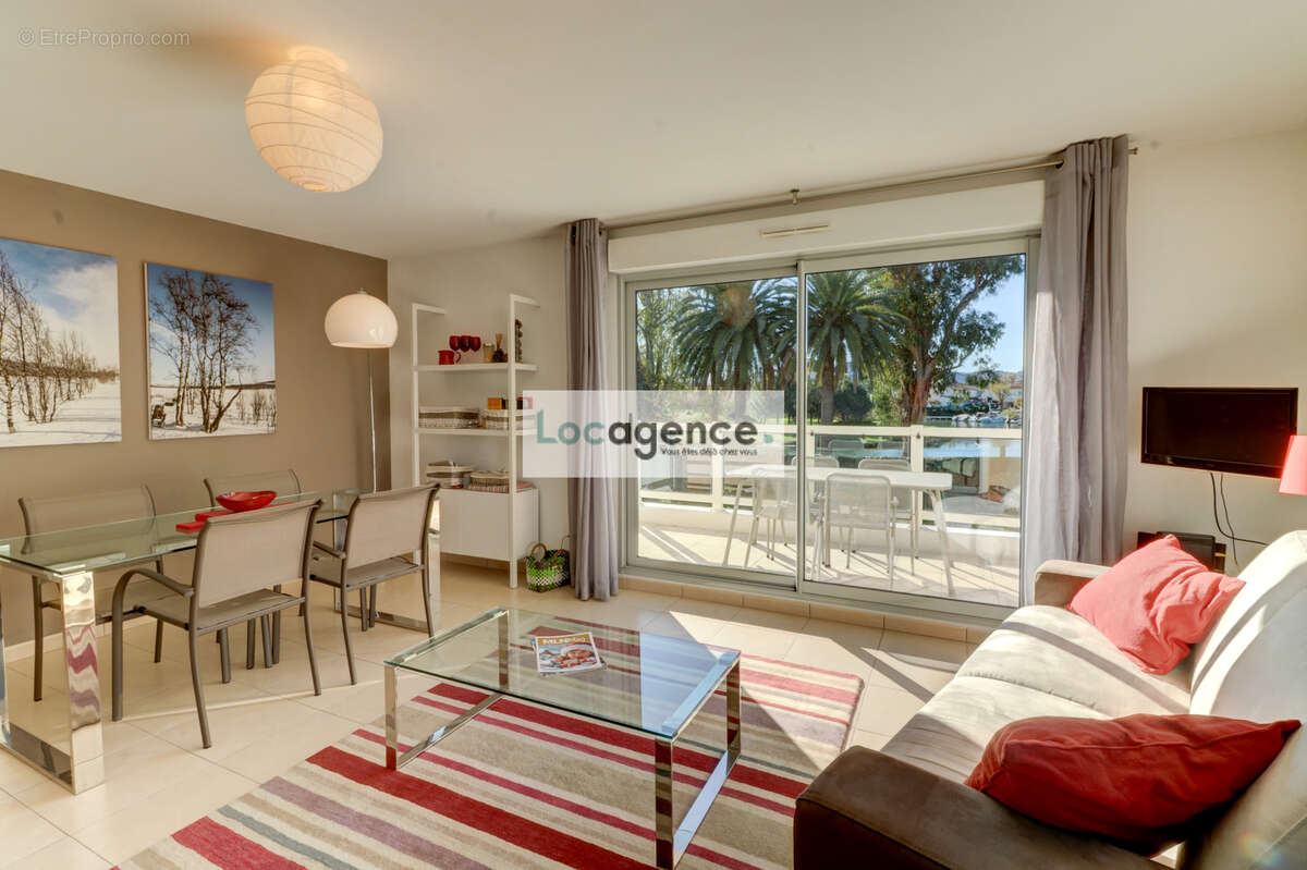 Appartement à MANDELIEU-LA-NAPOULE