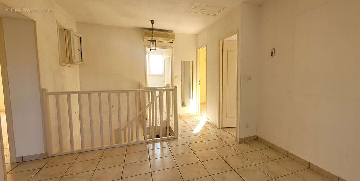 Maison à SAINT-PAUL-TROIS-CHATEAUX