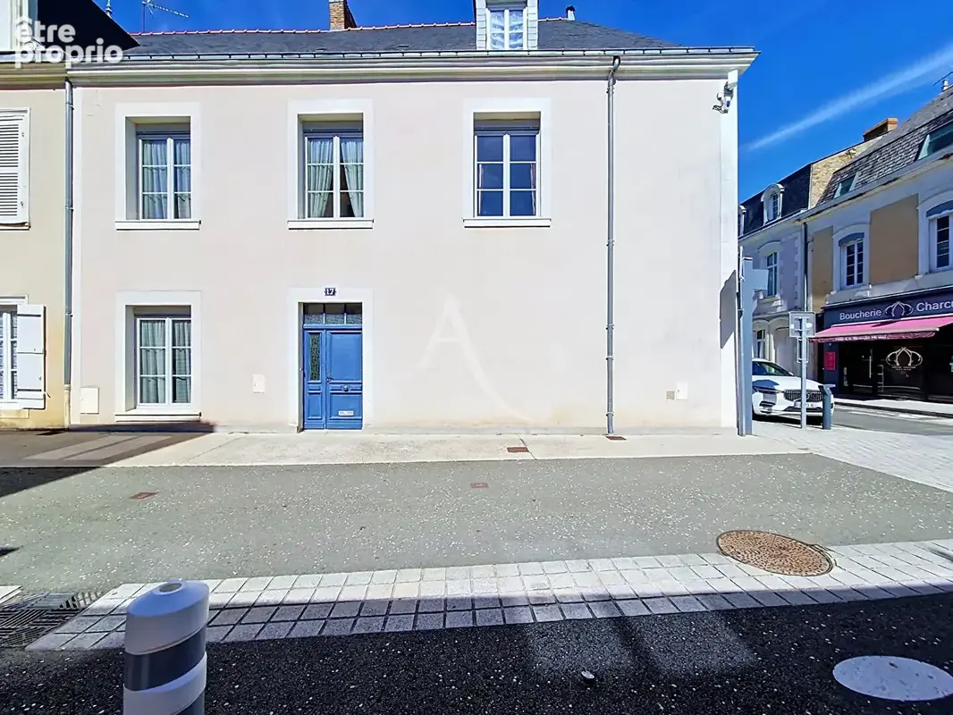 Photo Maison à Le Lion-D'angers au prix de 244 700€