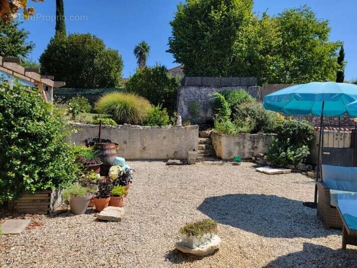 Maison à NANTEUIL-EN-VALLEE