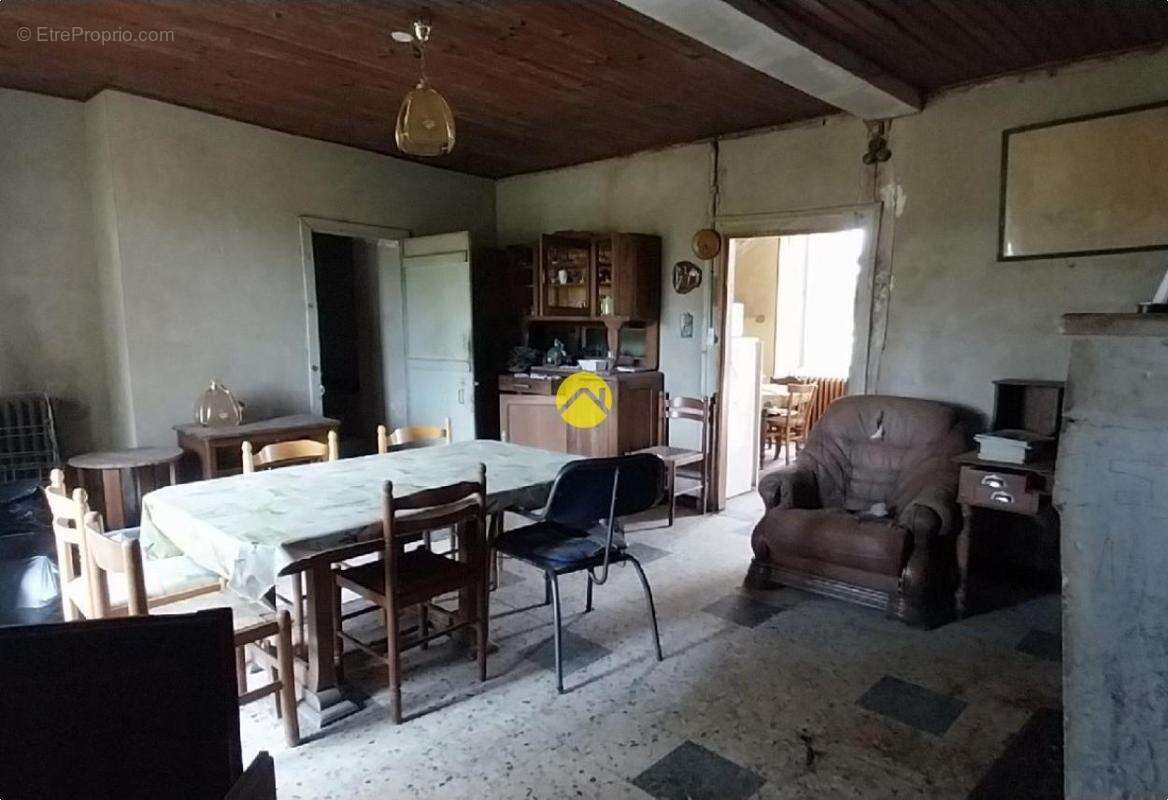 Maison à GROSSOUVRE