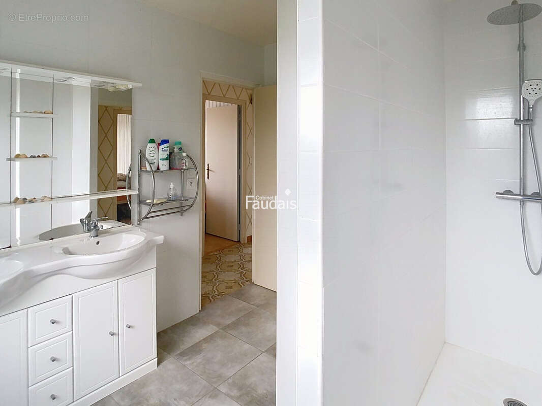 Maison 172 m² à Lithaire  - photo 9