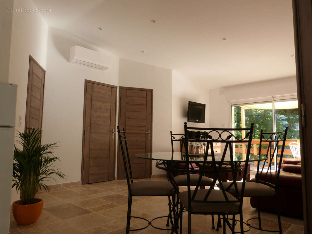 Maison à LES PLANS