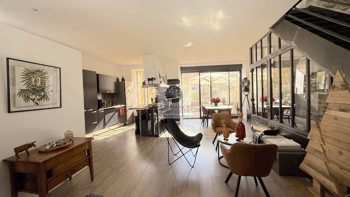 Appartement à TOURNON-SUR-RHONE