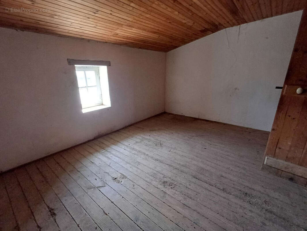 Photo 5 - Maison à SAINT-MARTIN-DE-FRAIGNEAU