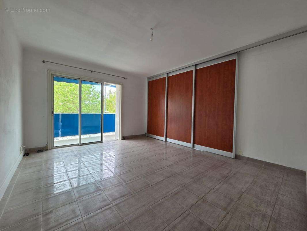 Appartement à SIX-FOURS-LES-PLAGES
