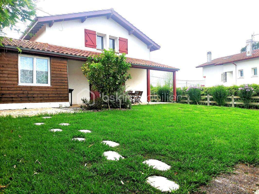 Maison à SAINT-PEE-SUR-NIVELLE