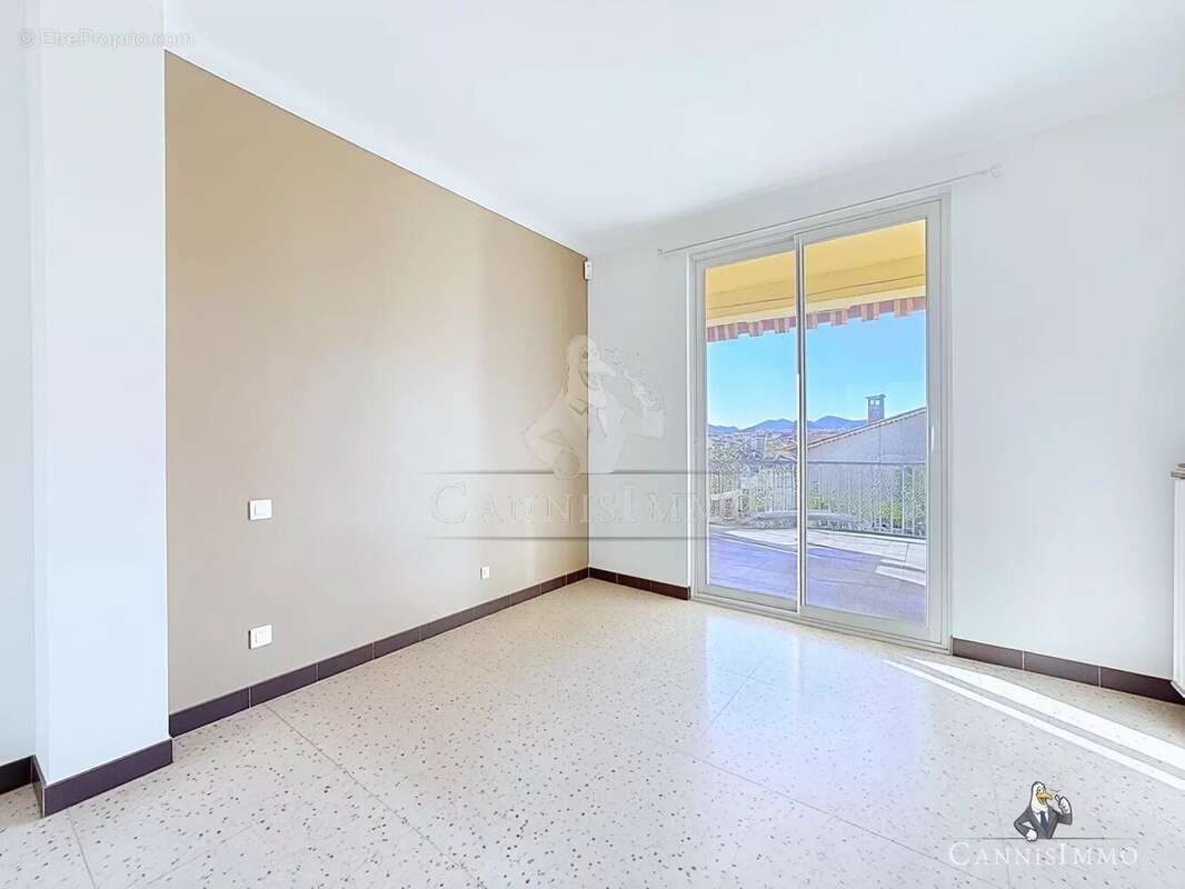 Maison 140 m2 apercu mer proche  des plages  / cannes croix des gardes - photo 12