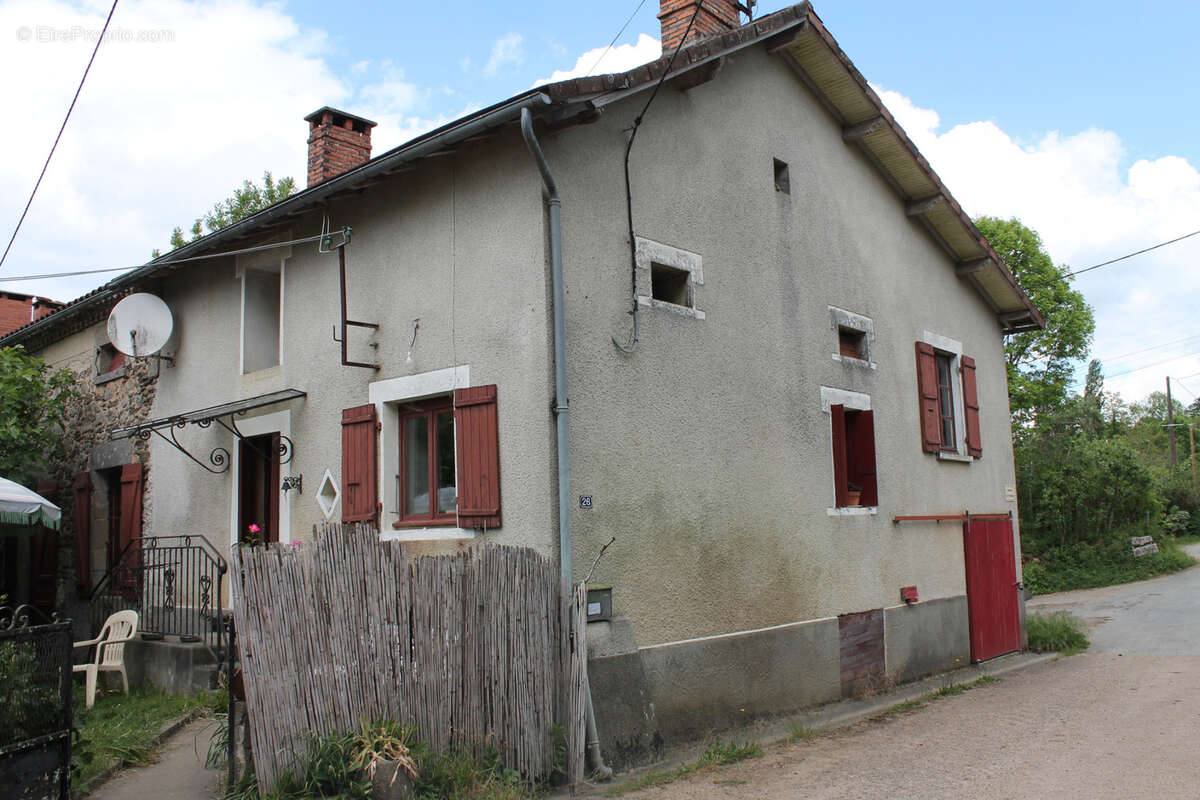 Maison à SAINT-SAUD-LACOUSSIERE