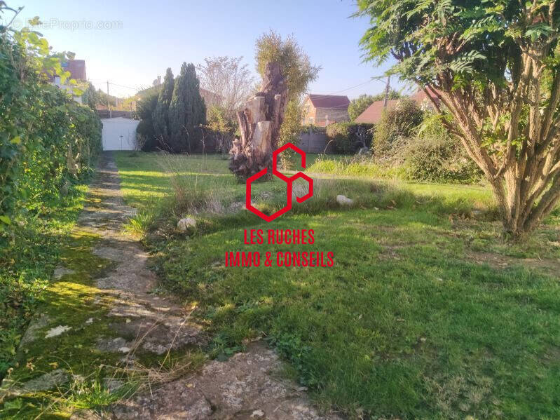 Terrain à AMBLAINVILLE