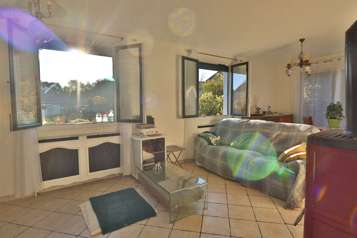 Maison à SAINT-PARRES-AUX-TERTRES